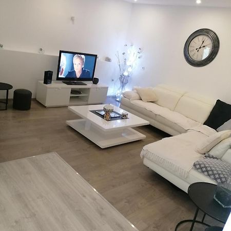 Ferienwohnung Appt Moderne 50M2 Avec Terrasse Rouvroy  Exterior foto